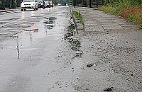 Kto posprz�ta zalegaj�cy po zimie piach?