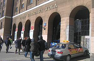 Wolscy urzędnicy wyręczają listonoszy. Dlaczego?