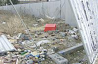 Wysypisko w centrum, właściciel i służby bezradne