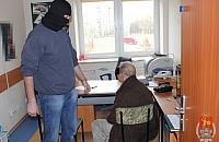 Sze�cioro wnuczk�w z Bielan namierzy�a policja