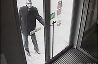 Bankowy oszust wciąż poszukiwany!