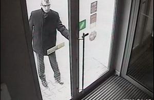 Bankowy oszust wciąż poszukiwany!