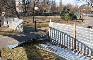 W parku Herberta straszy: demontują wszystko