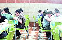 Szkolne stołówki idą w prywatne ręce. Czyim kosztem?