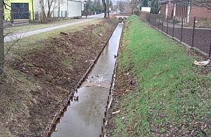 Bulwary wzdłuż kanału Bródnowskiego: mieszkańcy zasiedzieli grunty?