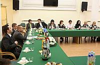 Rada dzielnicy: system stypendialny dla działaczy partyjnych