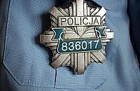 Fa�szywy policjant z prawdziw� blach�