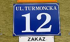 Stado bezpańskich kotów przy Turmonckiej