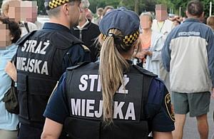 Zakrwawiony leżał na Trockiej, uratowała go strażniczka