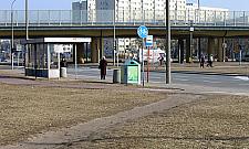 Nieistniejący chodnik do parku Olszyna. Urzędnicy: czyje to?