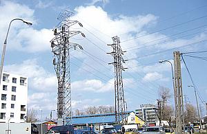 Nielegalnie od 20 lat: osiedle wysokiego napięcia