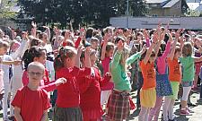 Taneczny flash mob w szkole na Bielanach