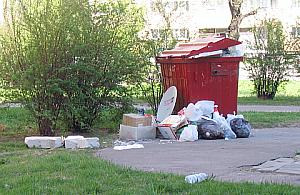 Foto od czytelników: garaże na Wrzecionie z innej epoki