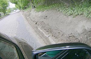 Zdewastowany wolski objazd Dźwigowej