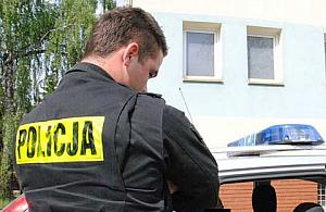 Brutalna zemsta nastolatek: pocięły twarz, podpaliły włosy