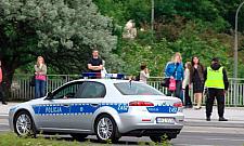 Brutalna zemsta nastolatek: pocięły twarz, podpaliły włosy