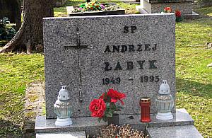 Złomiarze opanowali Cmentarz Prawosławny