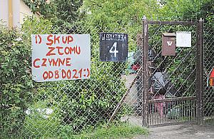 Nielegalne złomowisko na Senatorskiej