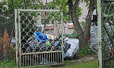 Nielegalne złomowisko na Senatorskiej