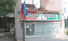 Biblioteka razem ze sklepem z alkoholem