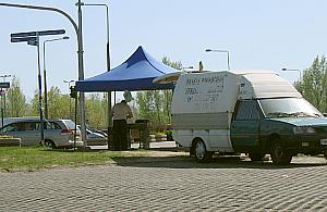 Bezkarni handlarze na Ćmielowskiej