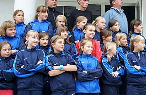 Piłka nożna dla dziewczynek coraz popularniejsza