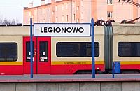 Linią S9 do Dworca Zachodniego. A może na Okęcie?