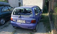 Zemsta na Twingo ze szpadlem w tle