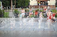 Deskorolkowcy zniszczyli fontannę