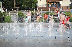 Deskorolkowcy zniszczyli fontannę