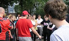 Syreny grają w futbol na Kasprzaka