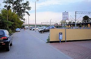 Okolice dworca - przebijane opony, zarysowany lakier