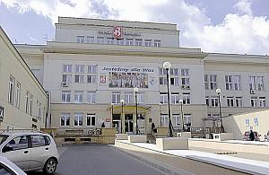 Większe kolejki w Szpitalu Bielańskim
