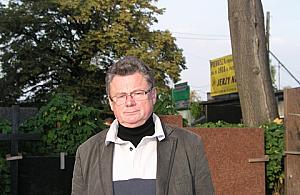 Na miejscu od lat: człowiek z kamienia