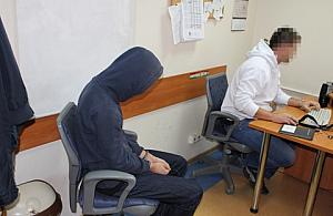 Napad na kiosk w masce gazowej