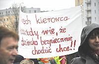 Pikieta dzieci ze SP 314 - rodzicu obudź się!