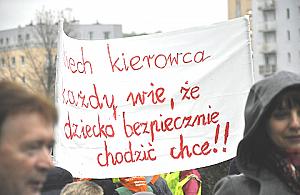 Pikieta dzieci ze SP 314 - rodzicu obudź się!