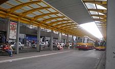 Kierowca nie chciał sprzedać biletów "słoikom"