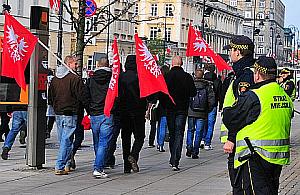 Patrioci i "prawdziwi patrioci"