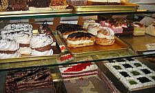 Kto pamięta jeszcze mały, zielony sklepik?