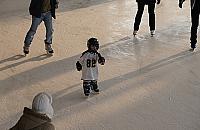 Anin - z łyżwami na basen