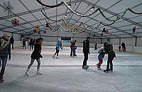 Zamrożone Moczydło zaprasza na łyżwy