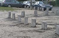 Plac za Wolumenem: po co te słupki?