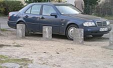 Plac za Wolumenem: po co te słupki?