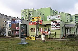 Dzielnica zaśmiecona reklamami. Władze chcą to zmienić