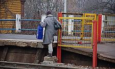 PKP Falenica - jak bezpiecznie wejść na peron?