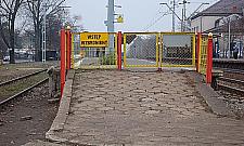 PKP Falenica - jak bezpiecznie wejść na peron?