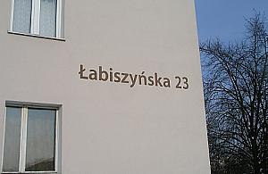 Łabiszyńska: podwórko to nie parking!