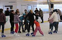 Lodowisko - dorosły w weekendy nie wejdzie