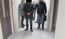 Napadał z bronią na sąsiadów